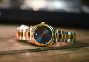 Đồng hồ Movado