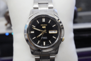 Các loại mặt kính đồng hồ phổ biến hiện nay và cách lựa chọn