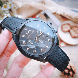 Michael Kors được biết đến là một thương hiệu đồng hồ cao cấp nổi tiếng thế giới và rất được ưa chuộng. Bài viết này sẽ  đề cập chi tiết hơn về thương hiệu đồng hồ này. 